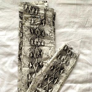 Skinny animal printed pants by Zara